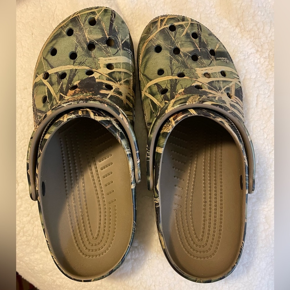Mens crocs size 11